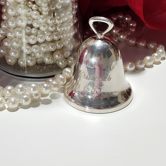 Vintage 1985 Reed & Barton Silver Christmas Bell Ornament - Picture 7 of 7